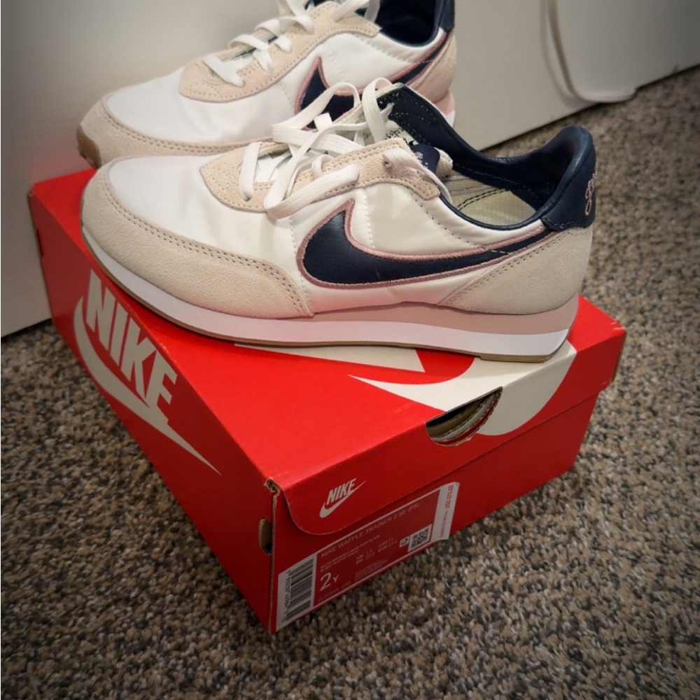 Nike Waffle Trainers - 2Y tennis shoes